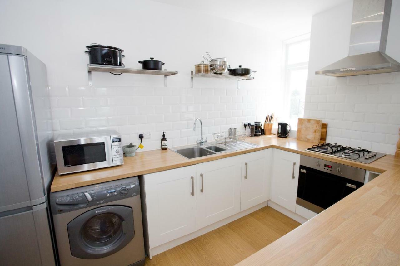 Bright 2 Bedroom Apt - Great Location - Free Parking Bournemouth Eksteriør billede