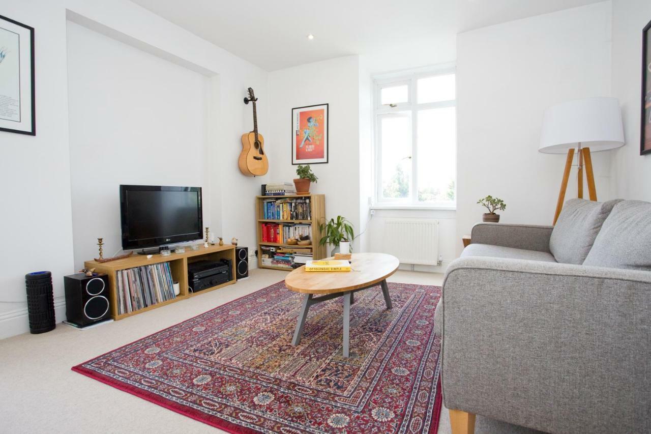 Bright 2 Bedroom Apt - Great Location - Free Parking Bournemouth Eksteriør billede