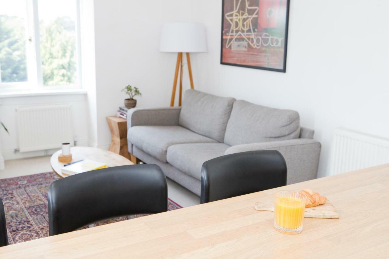 Bright 2 Bedroom Apt - Great Location - Free Parking Bournemouth Eksteriør billede